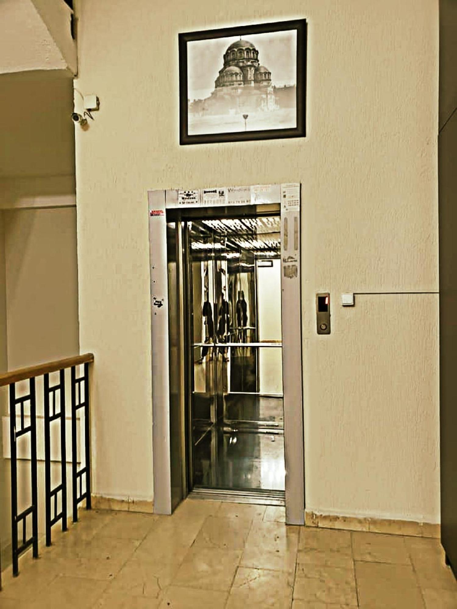 Cozy Apartment In The City Center Mtatsminda Tiflis Exterior foto