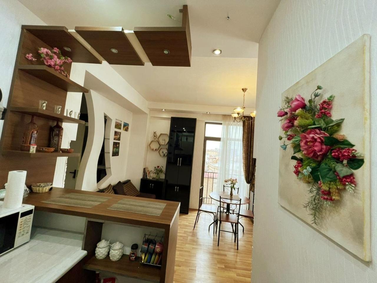 Cozy Apartment In The City Center Mtatsminda Tiflis Exterior foto