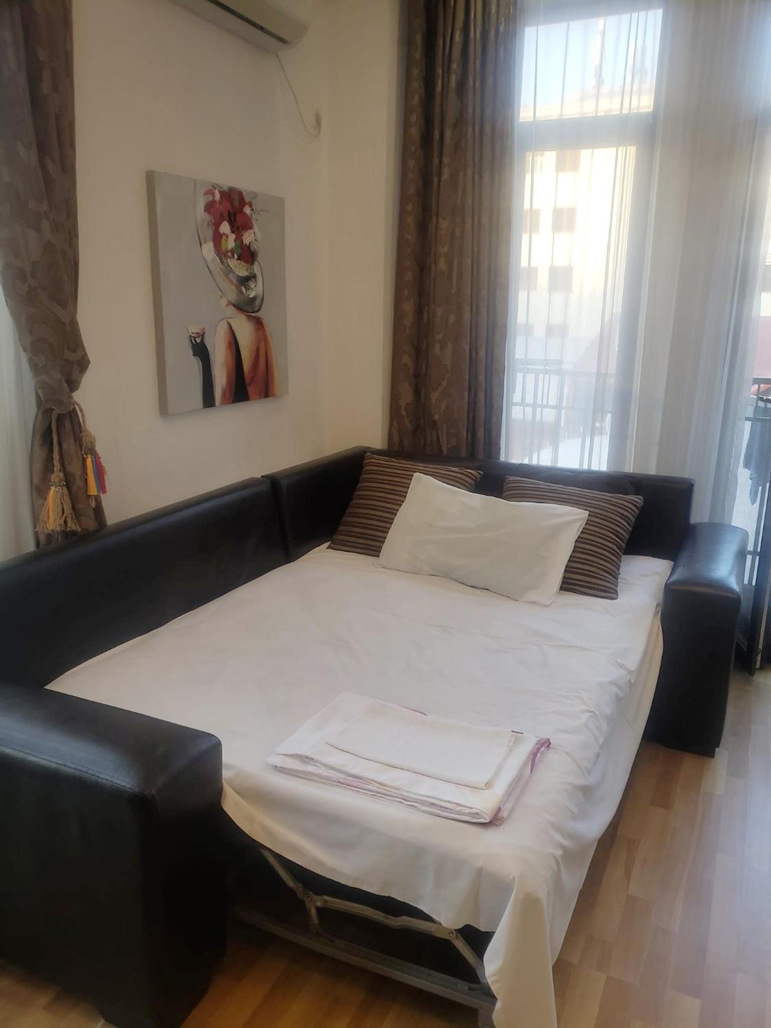 Cozy Apartment In The City Center Mtatsminda Tiflis Exterior foto