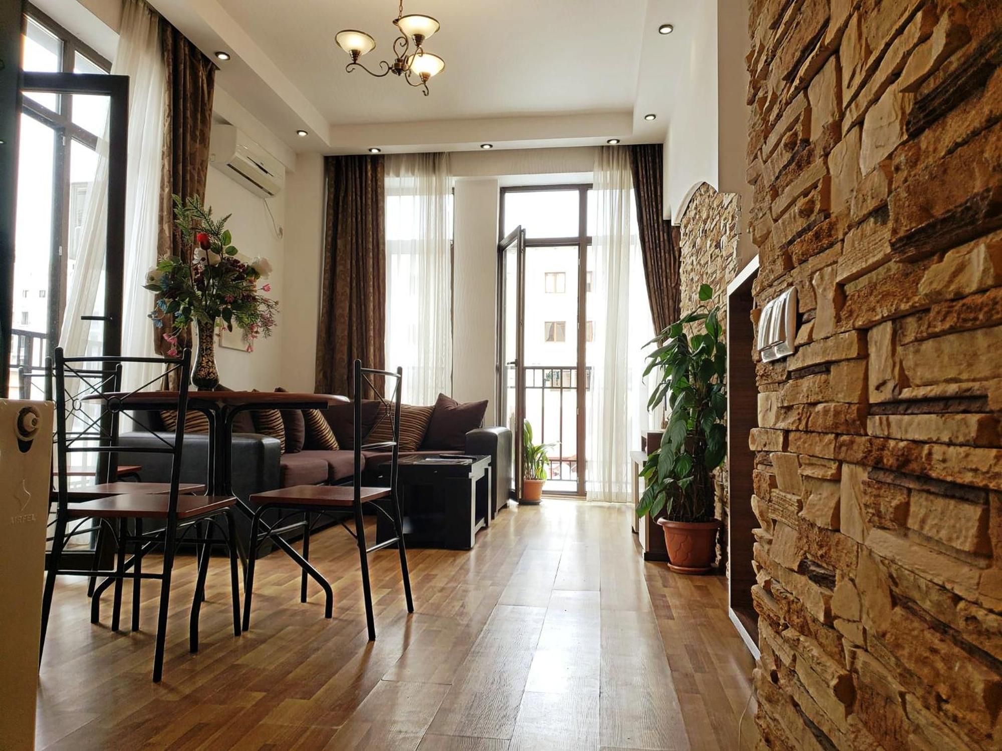 Cozy Apartment In The City Center Mtatsminda Tiflis Exterior foto