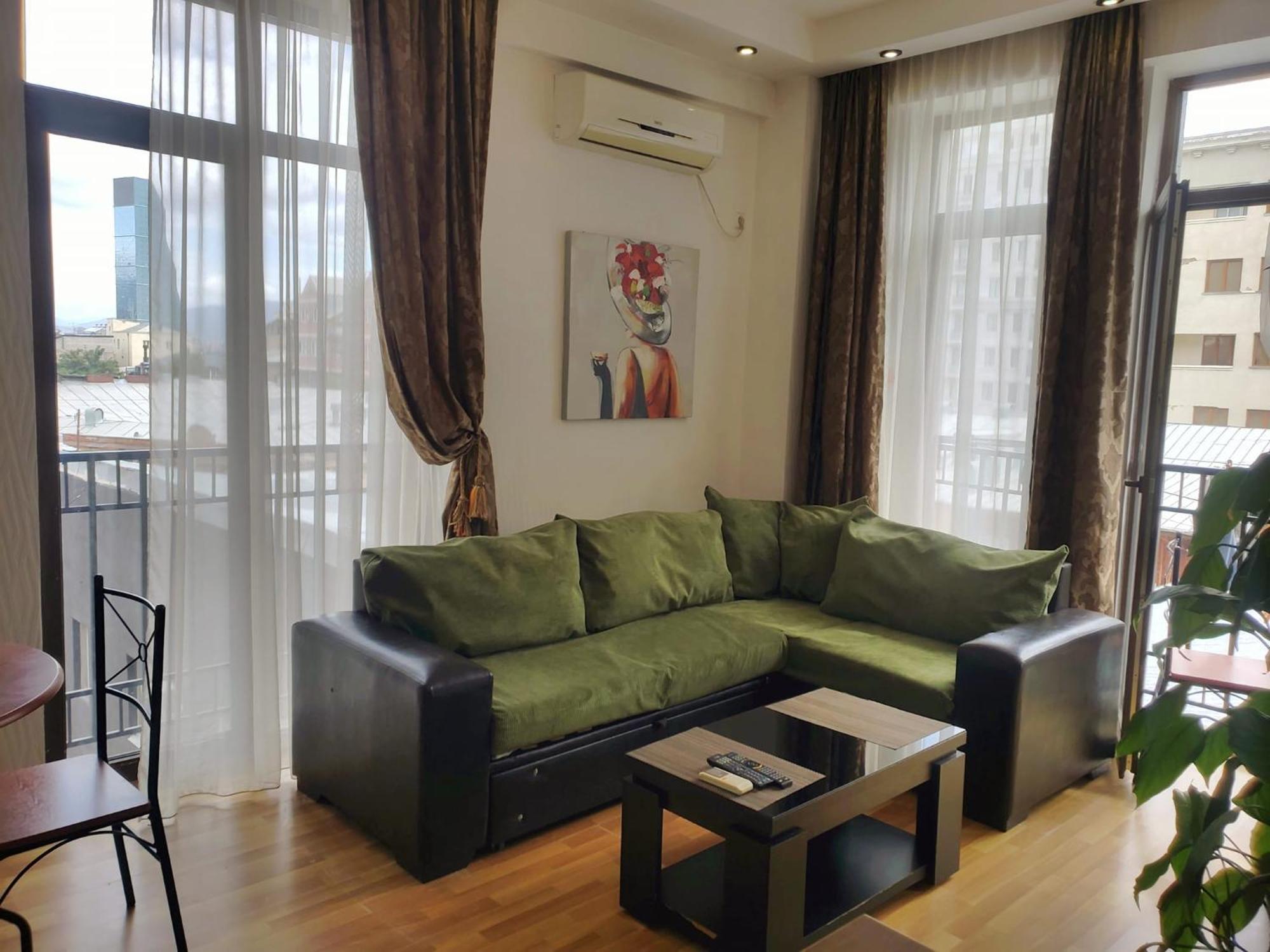 Cozy Apartment In The City Center Mtatsminda Tiflis Exterior foto